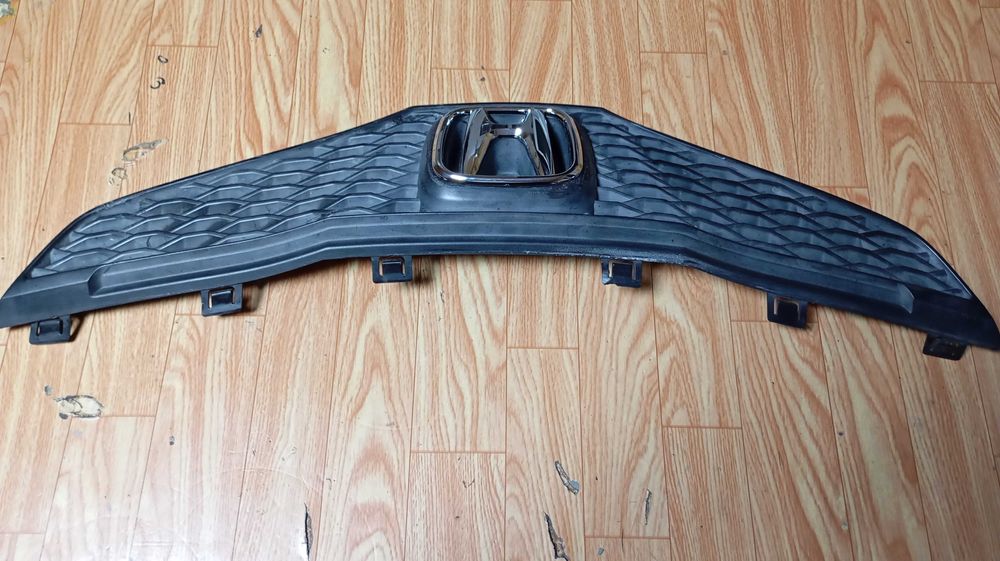 Решетка от предна броня за Honda Jazz 2008 - 2011