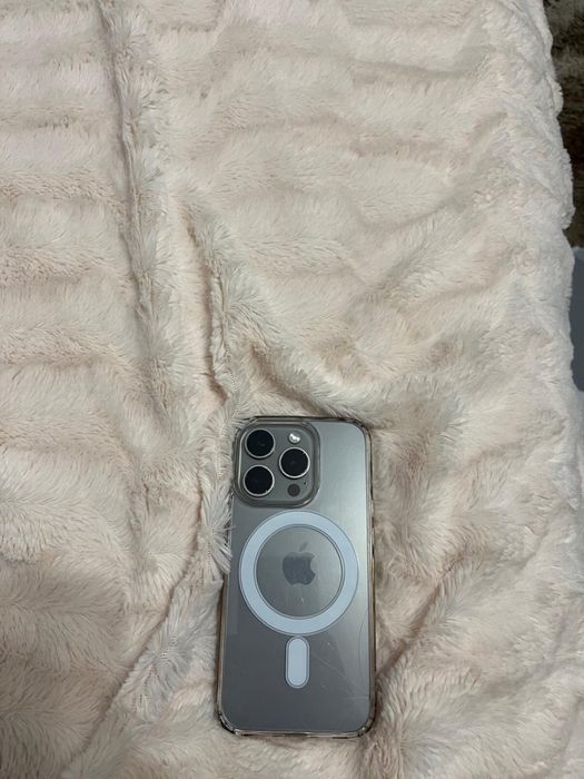 Schimb Iphone 15 PRO ASTEPT OFERTE urgent