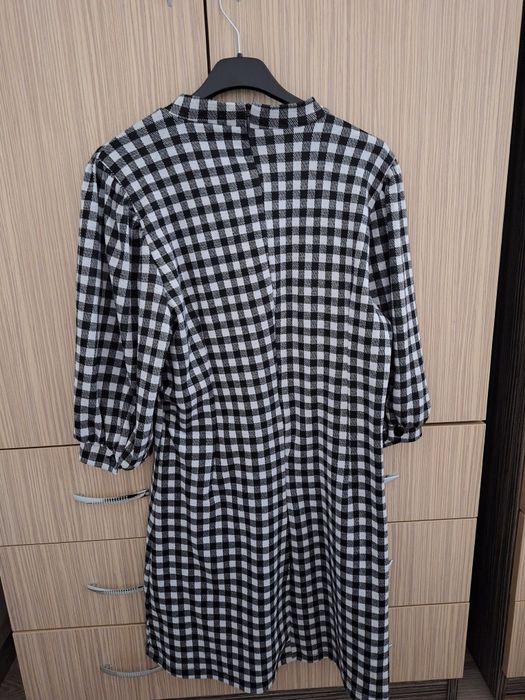 Рокля Sinsay черна