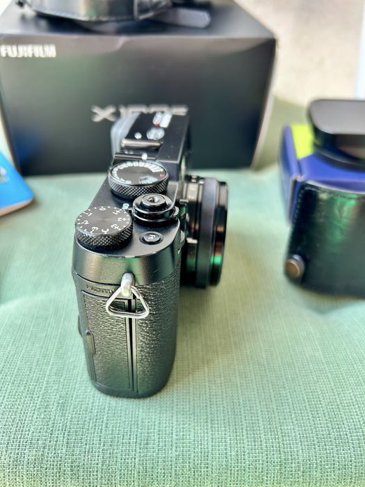 Fujifilm X100F Black – Pachet complet + accesorii premium (12.200 cadre)