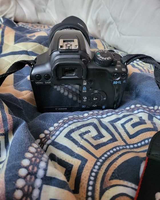 Canon 1000D 18-50mk 1:2:8-4-5HSM