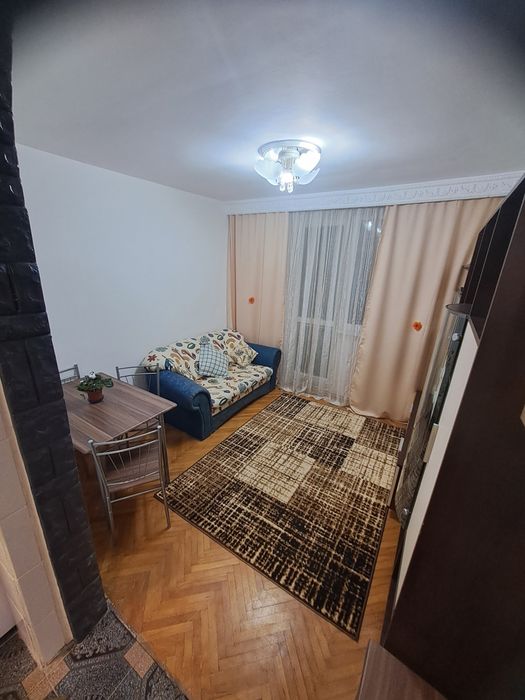 Închiriez apartament 3 camere