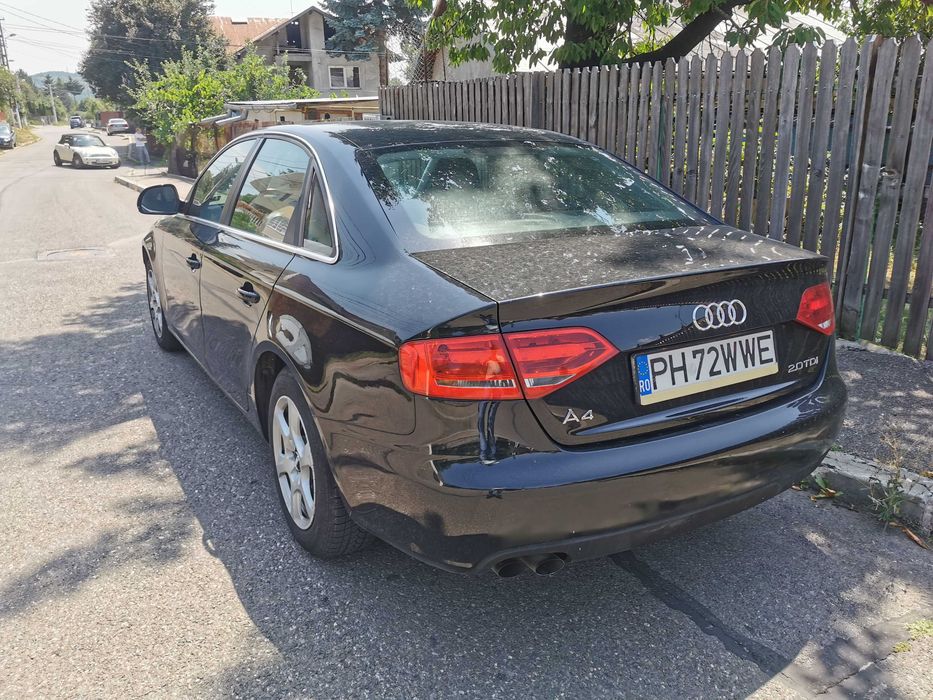 AUDI A4 berlina culoare negru