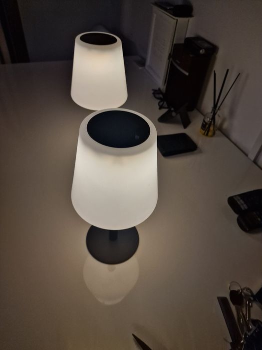 Lampă de masă solară