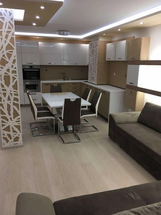 Дава се под наем Тристаен апартамент в София, Хиподрума - 130 кв.м за 1019.49 € - Снимка #2