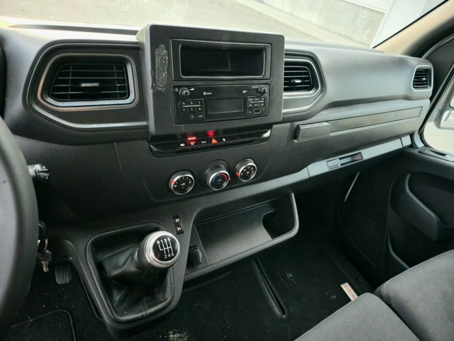 Renault Master cu lift 9 Europaleti