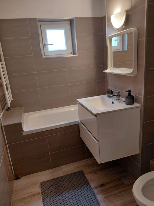 Proprietar vând ap.cu 2camere confort decomandat model mare