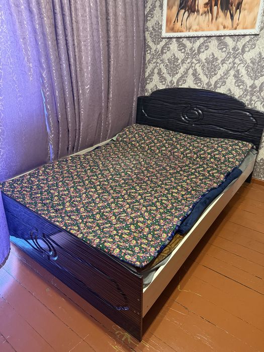Кровать