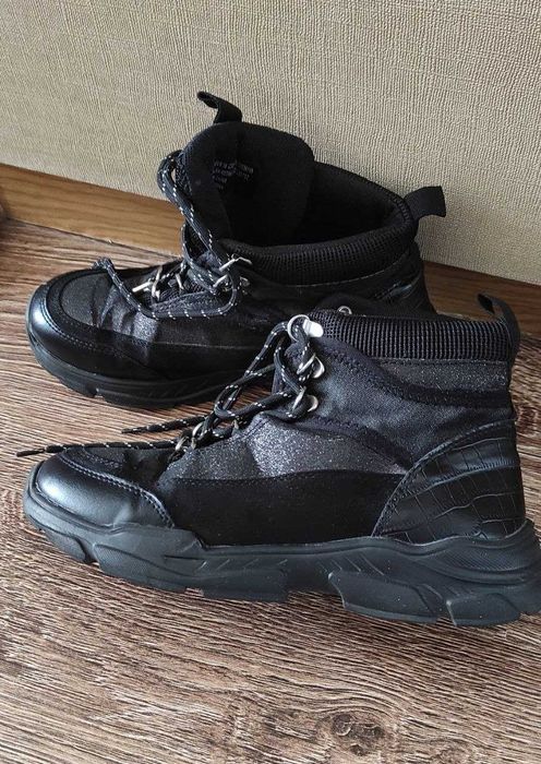 Ботинки демисезонные на девочку б/у