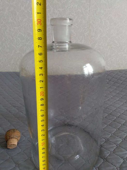 Стъклено шише - -