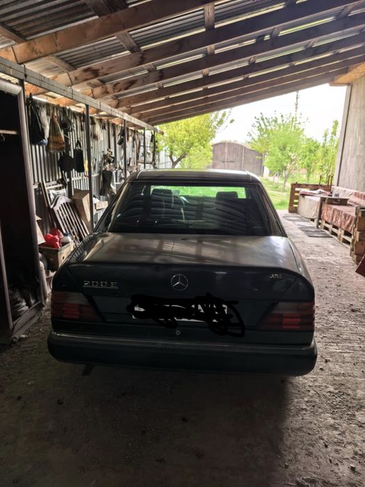 Мерседес W124 в хорошем состоянии