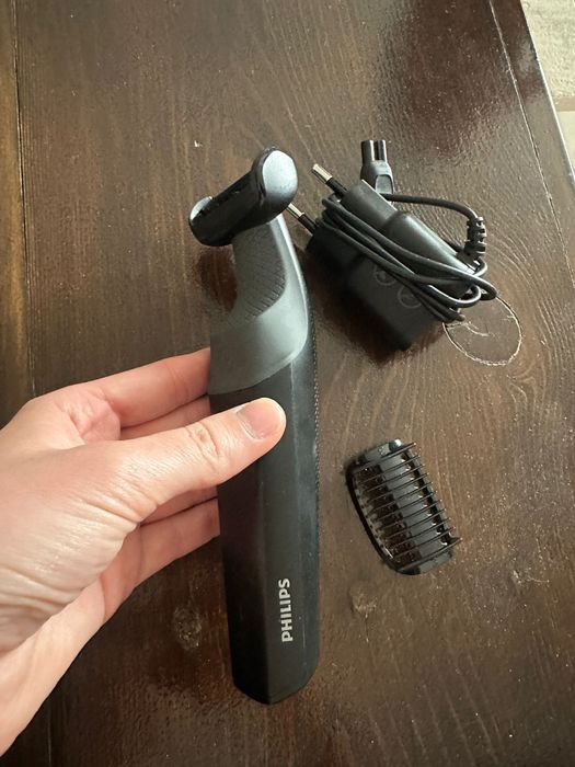 Philips Bodygroom Series 3000, necesita lama noua