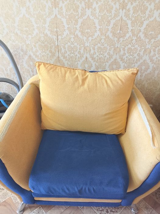 Отдам даром диван