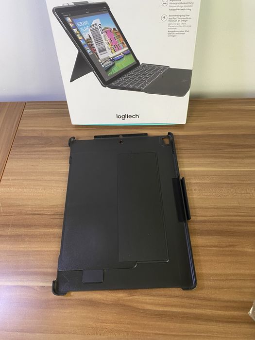 Suport tableta Logitech cu tastatura, Slim Combo, compatibil IPad Pro 12.9 Inch (1st- 2nd gen), Ca nou