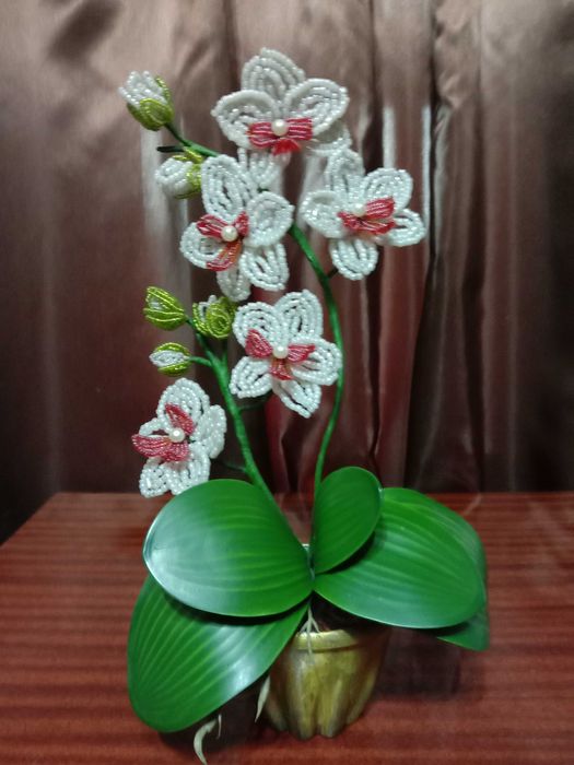 Продам цветы из бисера