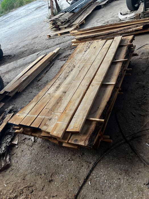 Дървен материал дъб дъски талпи янове сух