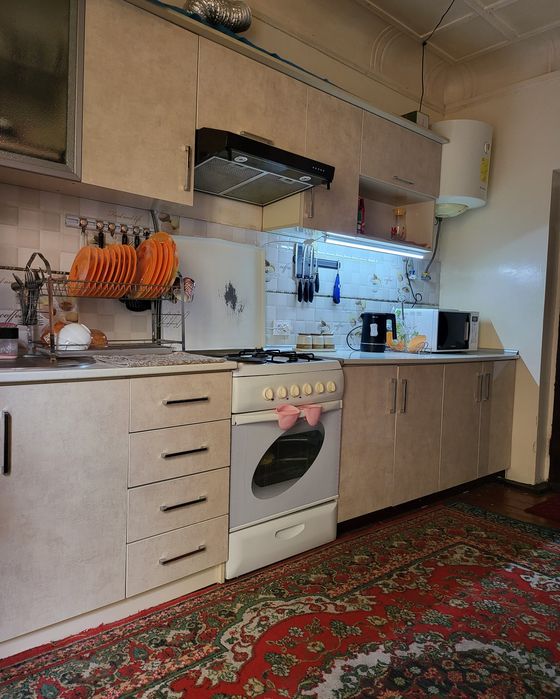 Шахар марказида ховли сотилади