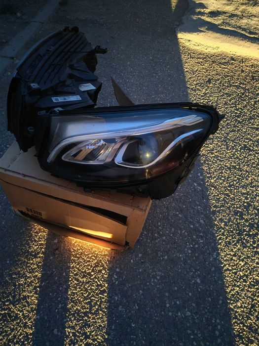 Far Mercedes GLC in stare buna