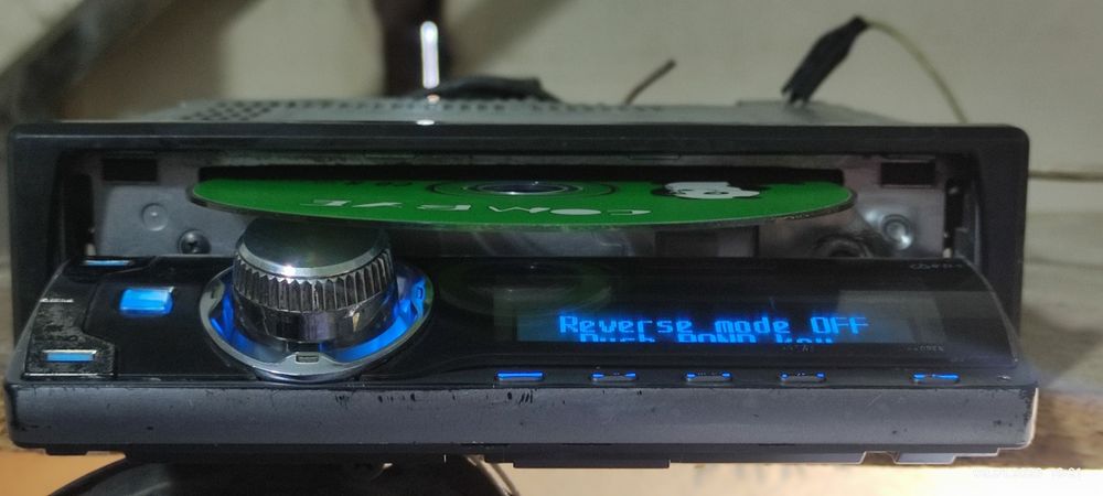 Pioneer sotladi disc radio Bluetooth