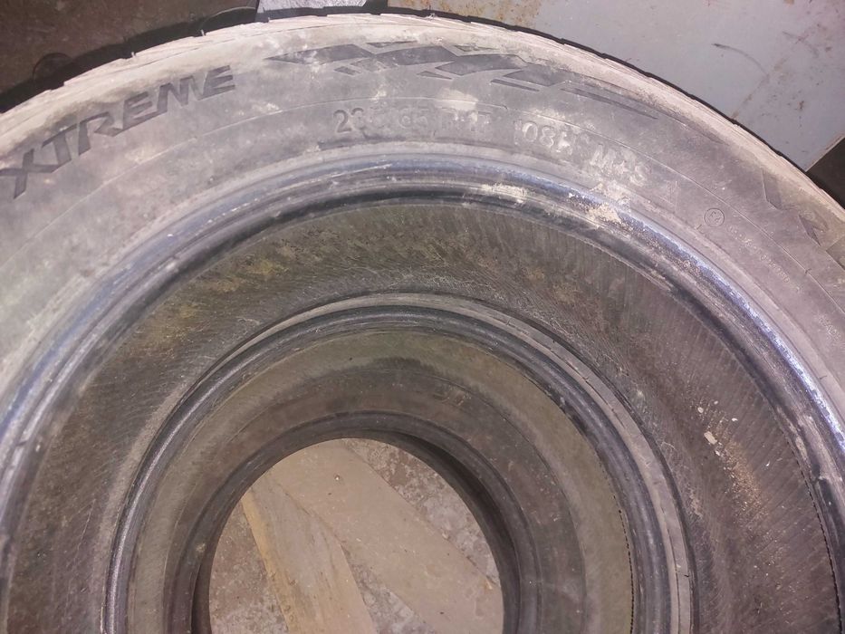 Гуми 235 65 17  за джип