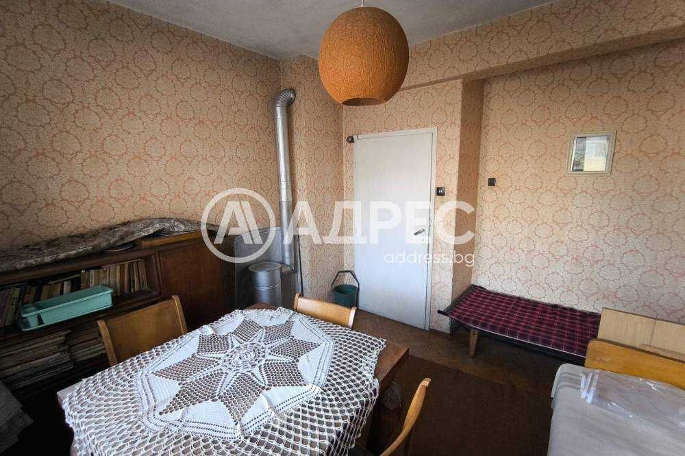 Тристаен апартамент в центъра на гр. Разград!