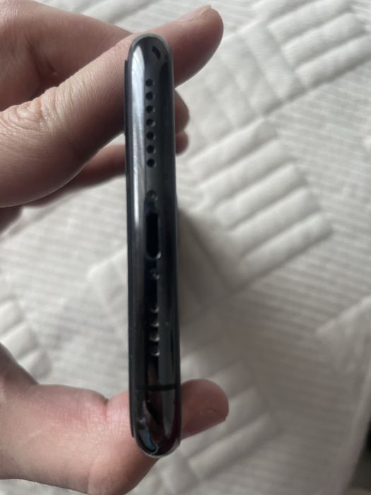 Продам Iphone 11 PRO Max