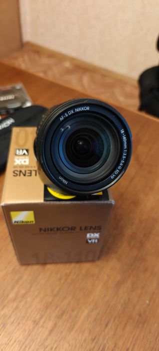 Запазено Nikon D7200 + обективи и филтри