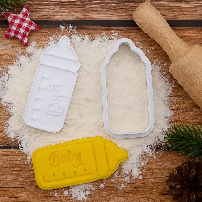 Decupatoare cu embosator – modele diverse pentru biscuiți, fondant