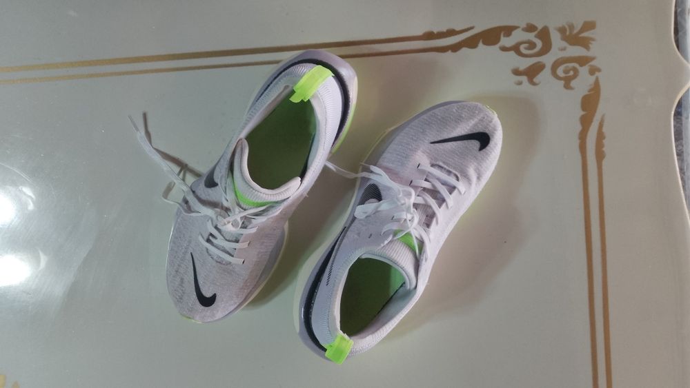 Adidasi Nike zoomx