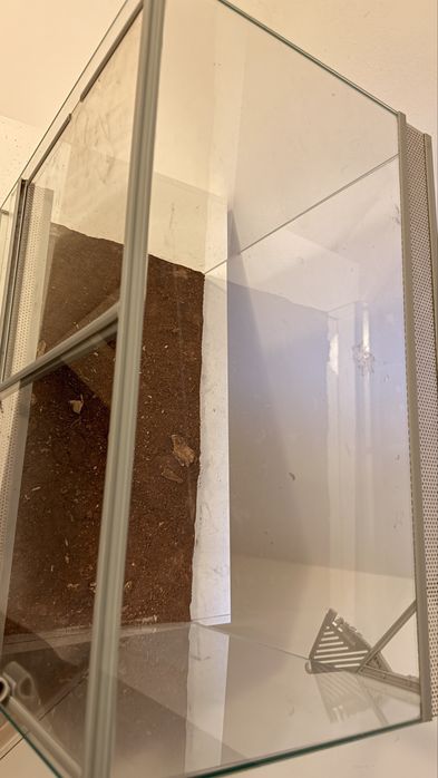 Terrarium diversa 60x30x30 – ideal pentru gecko, șarpe,