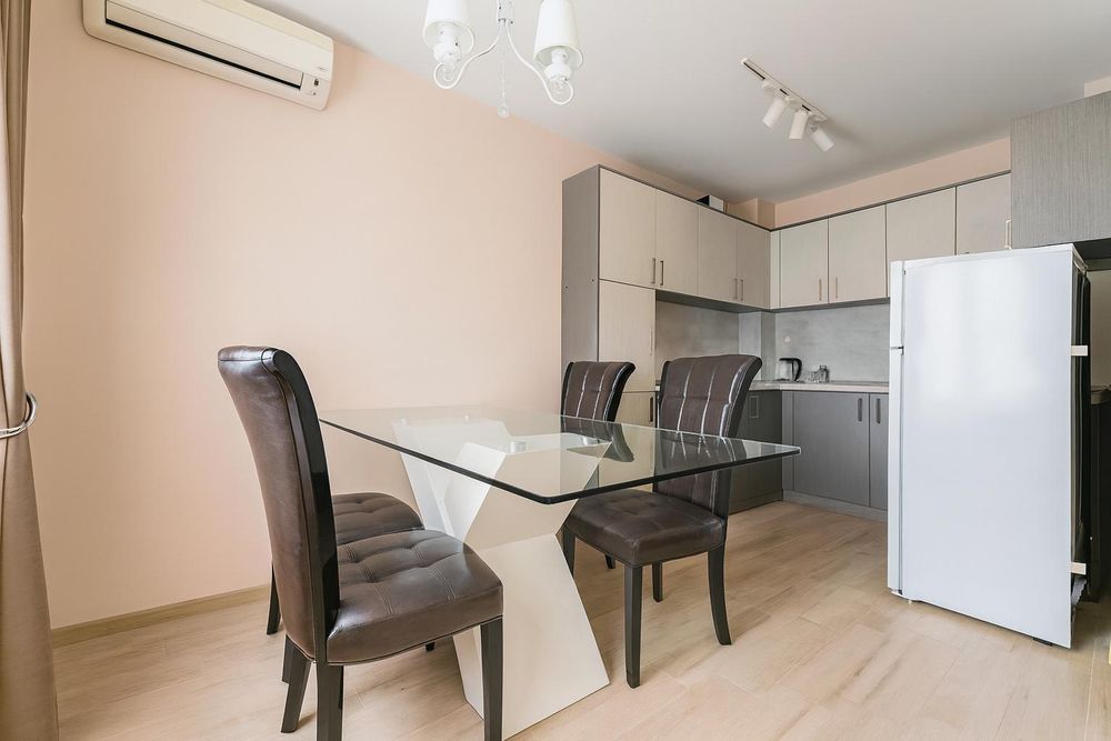 Дава се под наем Тристаен апартамент в Пловдив, Съдийски - 78 кв.м за 561 € - Снимка #1