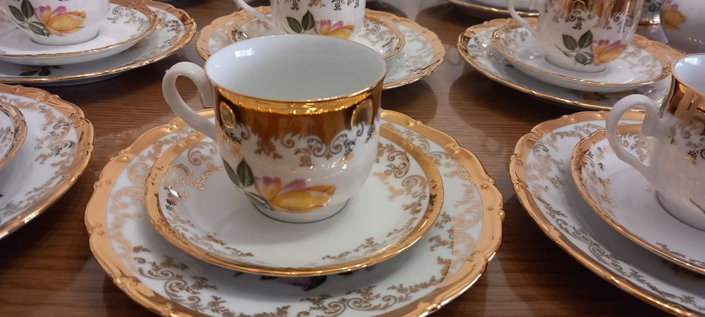 Порцеланов сервиз - 12 части