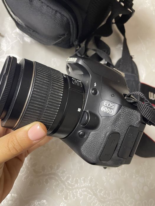 Продаю CANON 600D