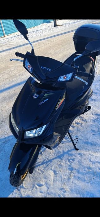 Продам скутор новый