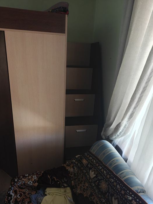 Детская кровать со столом и шкафом