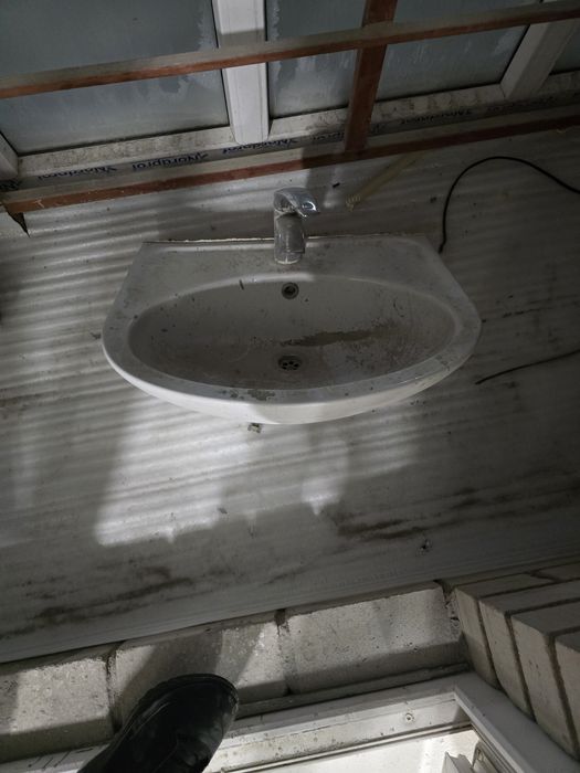 Унитаз с раковиной