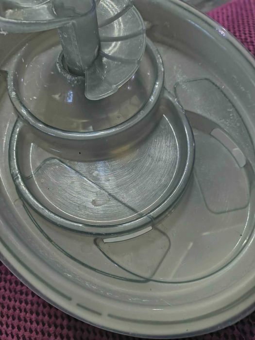 Фонтан за прясна вода Zolux подходящ за кучета и котки в сив цвят