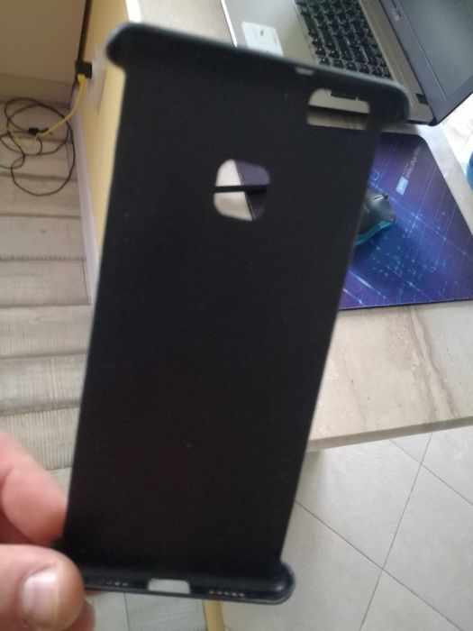 Продавам 360 градусов кейс за Huawei P9 Litle