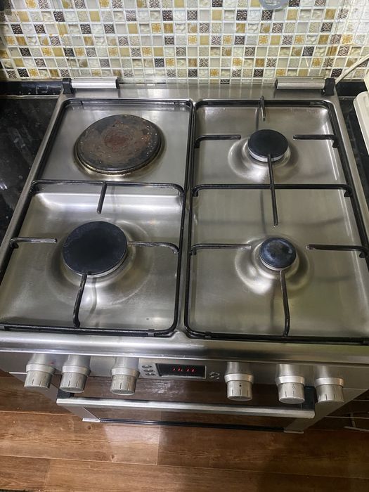 Продам газовую плиту
