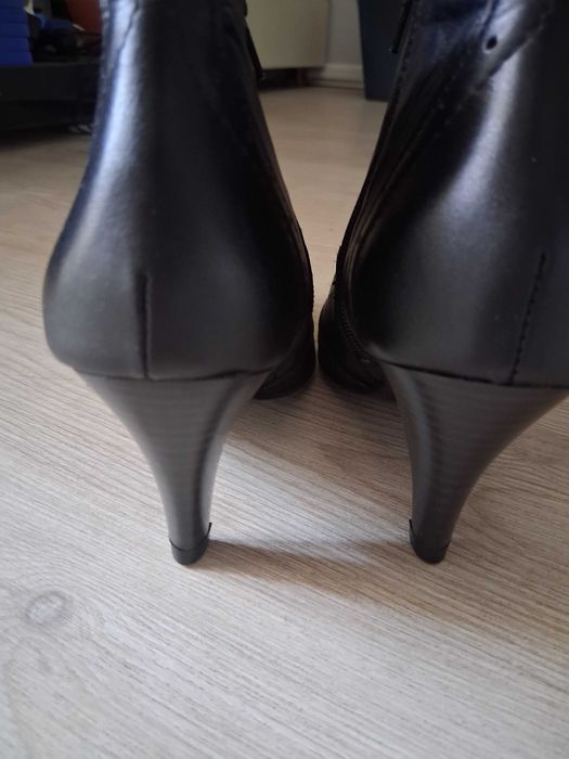 Нови боти от ест.кожа