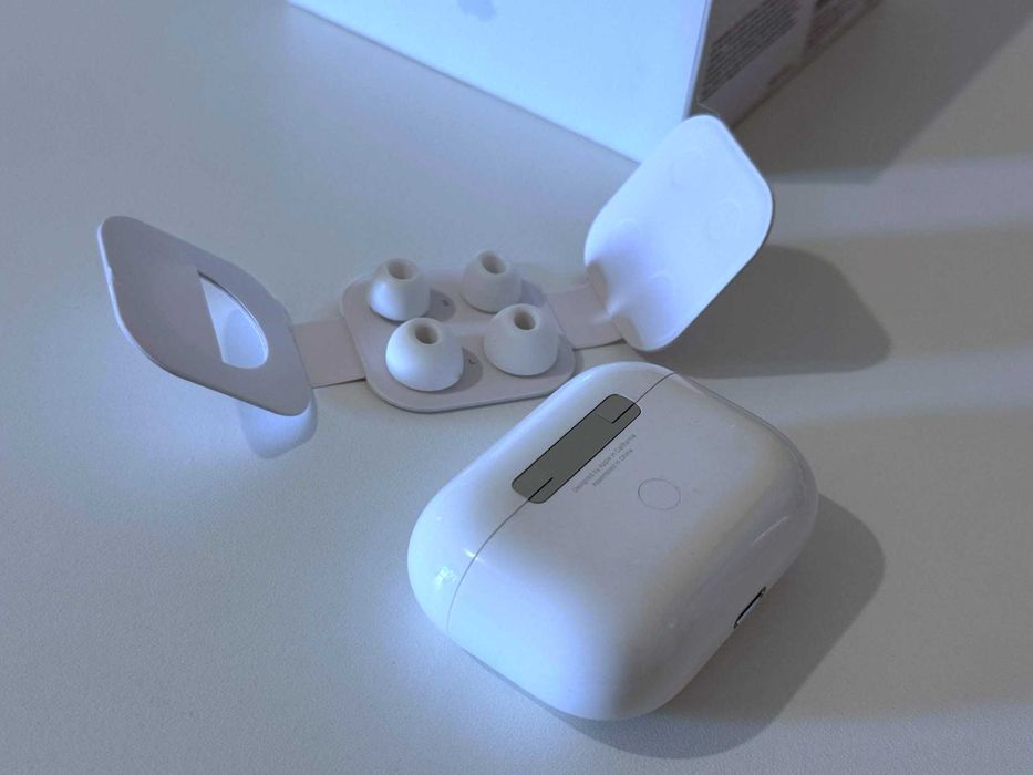 Бартер! Apple AirPods Pro (1-во поколение) Active Noise Cancellation / Transparency Mode