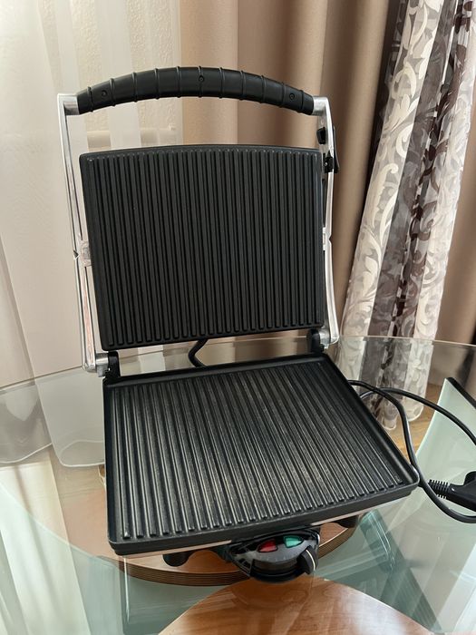 Сэндвичница Nova