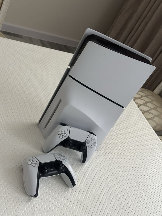 PS5 Slim с дисководом