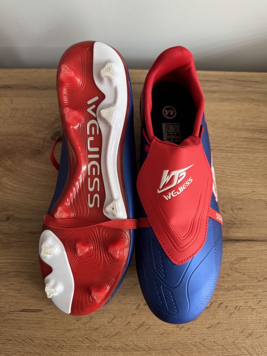 Спортни обувки / Бутонки