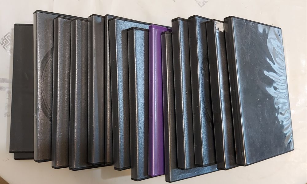 16 штук DVD бокс/ коробка для дисков