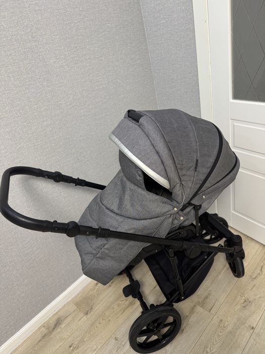 Продаю Коляску 2 в 1