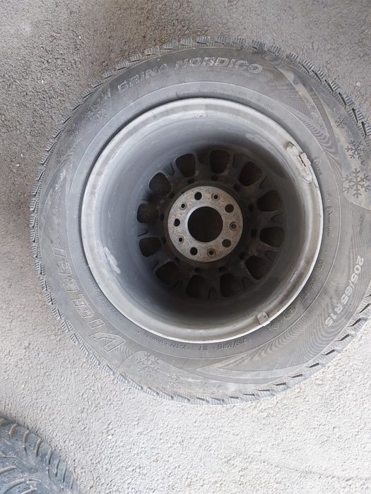 Продам шины 205/65/R15