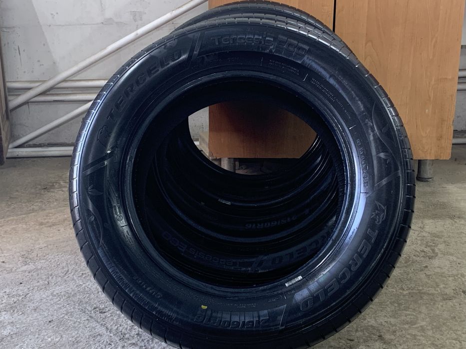 Продам шины R16 215/60