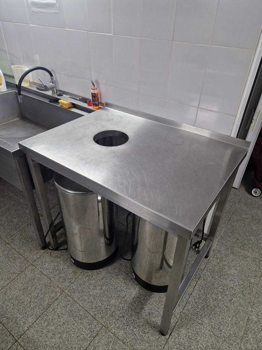 Mobilier inox bucătărie ( masa, chiuveta, raft, hota) - pret/ pachet