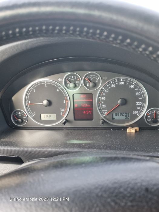 Vînd sau schimb wolswagen sharan2004